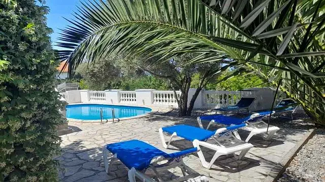 Haus mit Meerblick und Swimmingpool in Utjeha — photo 29